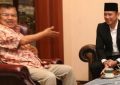 Jusuf Kalla dan Agus Harimurti Yudhoyono (Foto: tribunnews.com)