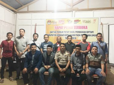 Foto Bersama Usai Penetapan DPTHP KPU Konkep (Foto: IST)