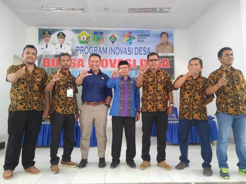 Koordinator TA P3MD Konkep, Ansaruddin (Ketiga dari Kanan), Kadis PMD Konkep dan Ketua TIK, Mihdar (Tengah) Bersama Tenaga Ahli P3MD Konkep (Foto: IST)