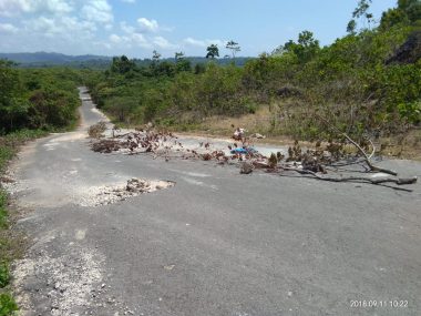 Pendakian Jalan Raya Menuju Desa Kadacua Kacamatan Kulisusu Buton Utara (Foto: Haslin)