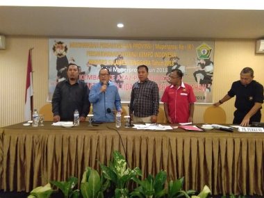 Harmin Ramba (Baju Kemeja Biru) (Foto: Sultan)