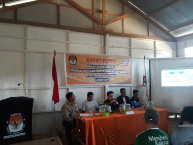 Suasana Rapat Pleno Rekapitulasi DPTHP-2 KPU Konkep (Foto: IST)