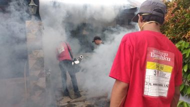 Kegiatan Fogging oleh Sahabat Nirna Lachmuddin di Kecamatan Poasia (Foto: IST)Kegiatan Fogging oleh Sahabat Nirna Lachmuddin di Kecamatan Poasia (Foto: IST)