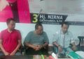 Kuasa Hukum Tim Nirna Lachmuddin, M Awaluddin (Kanan), dan Tim Kampanye Nirna, Tamrin Taherong (Tengah), (Foto: Jubirman)