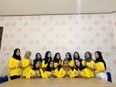 Berpose bersama Kaum Milenial Golkar Sultra,di Kantor Golkar Sultra