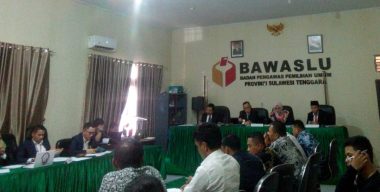 Suasana Sidang DKPP di Kantor Bawaslu Sultra (Foto: Jubirman)