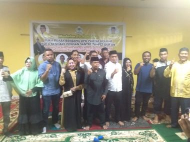 Foto bersama Anggota DPRD terpilih dan jajaran Pengurus Partai Golkar Kota Kendari
