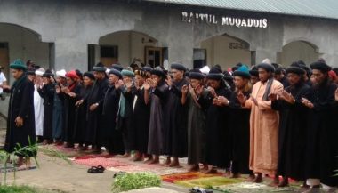 Jemaah An Nadzir di Gowa, Sulawesi Selatan Saat Sholat Id (Sumber: Antaranews.com)
