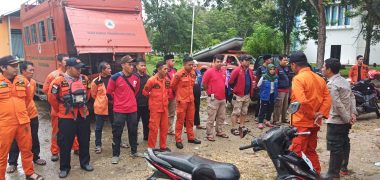 Tim Rescue Basarnas Kendari Sedang Persiapan Diberangkatkan ke TKM Banjir Ameroro Konawe (Foto: IST)